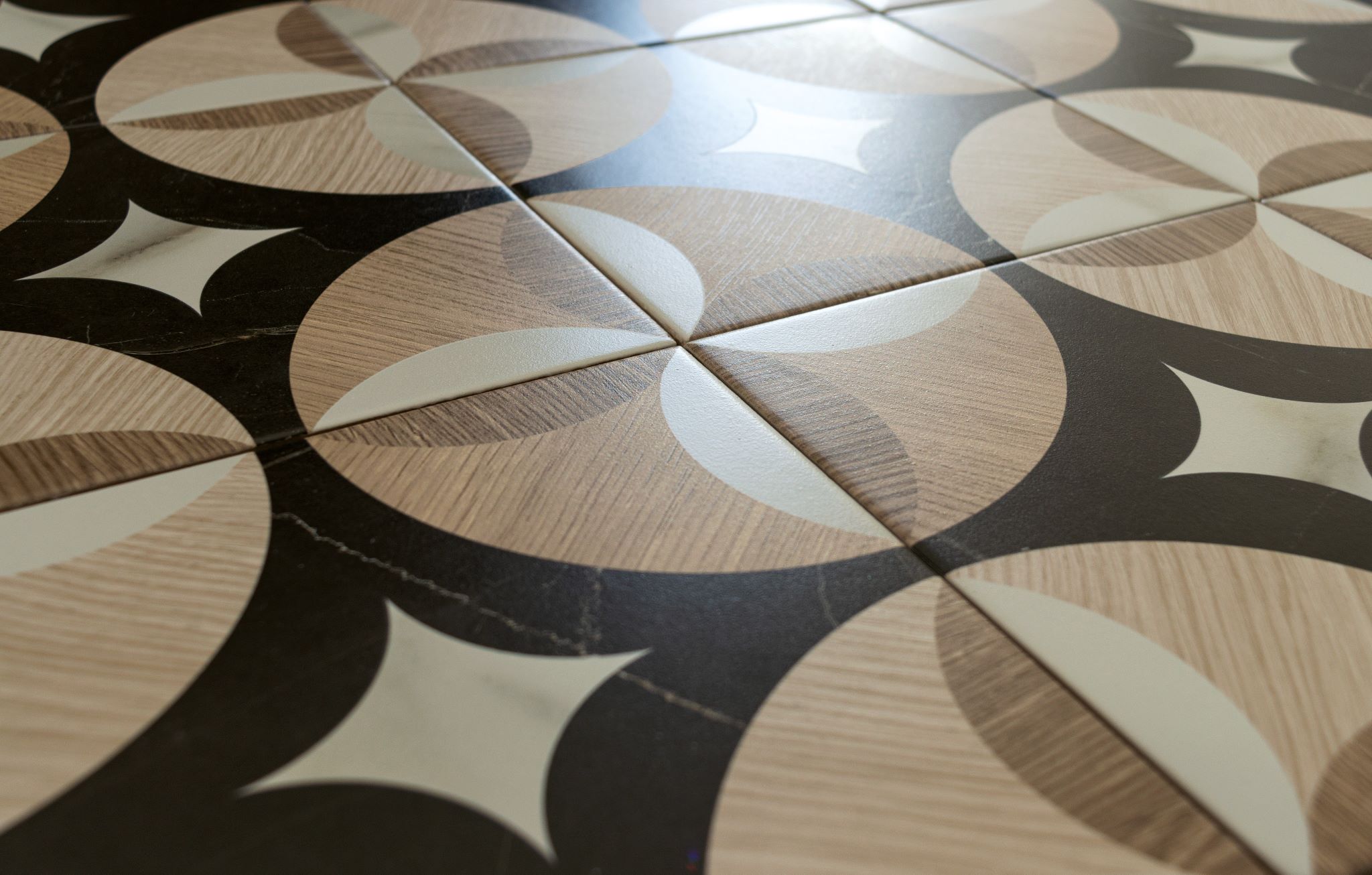 Lounge Round Multi 18,6x18,6 | Newker